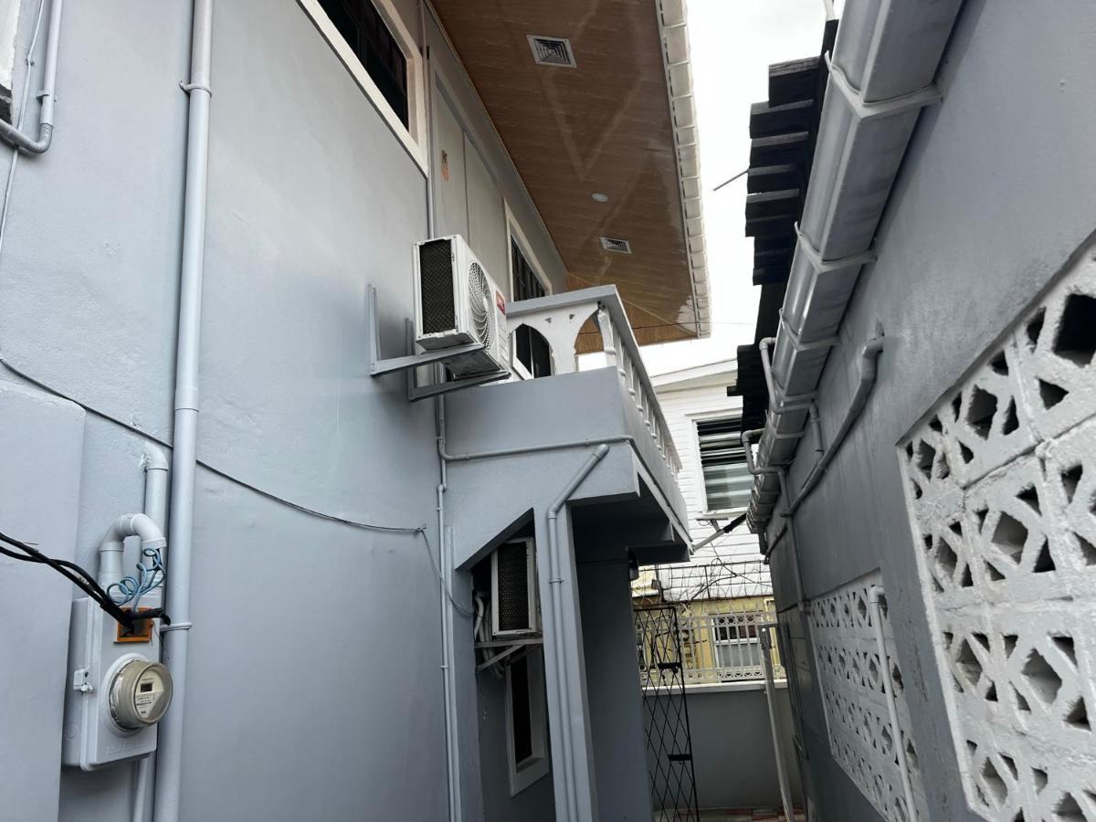 Hollywood Guesthouse 乔治敦 外观 照片